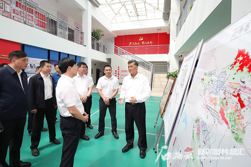 馬興瑞在吐魯番市調研風電等產業發展工作